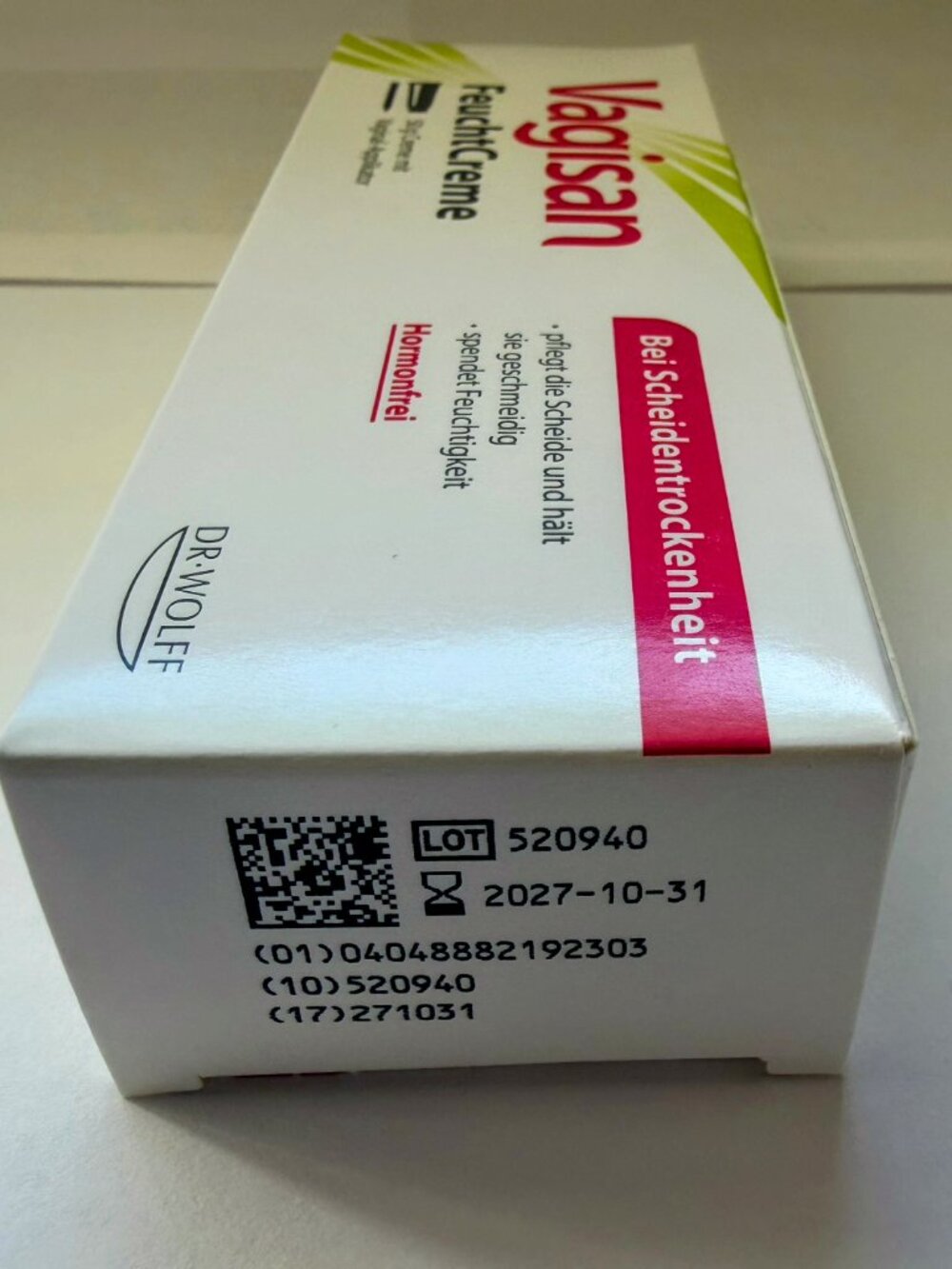 Hormone-Free Intimate Moisturizing Cream - Relief for Dryness & Burning (German - Picture 6 of 8
